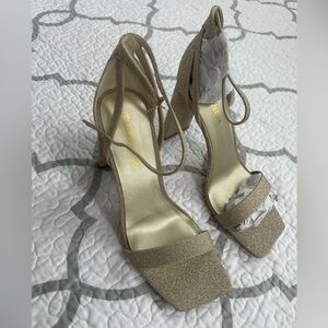DREAM PAIRS High Heels Chunky Block Square Toe Heels Women’s Size 8.5